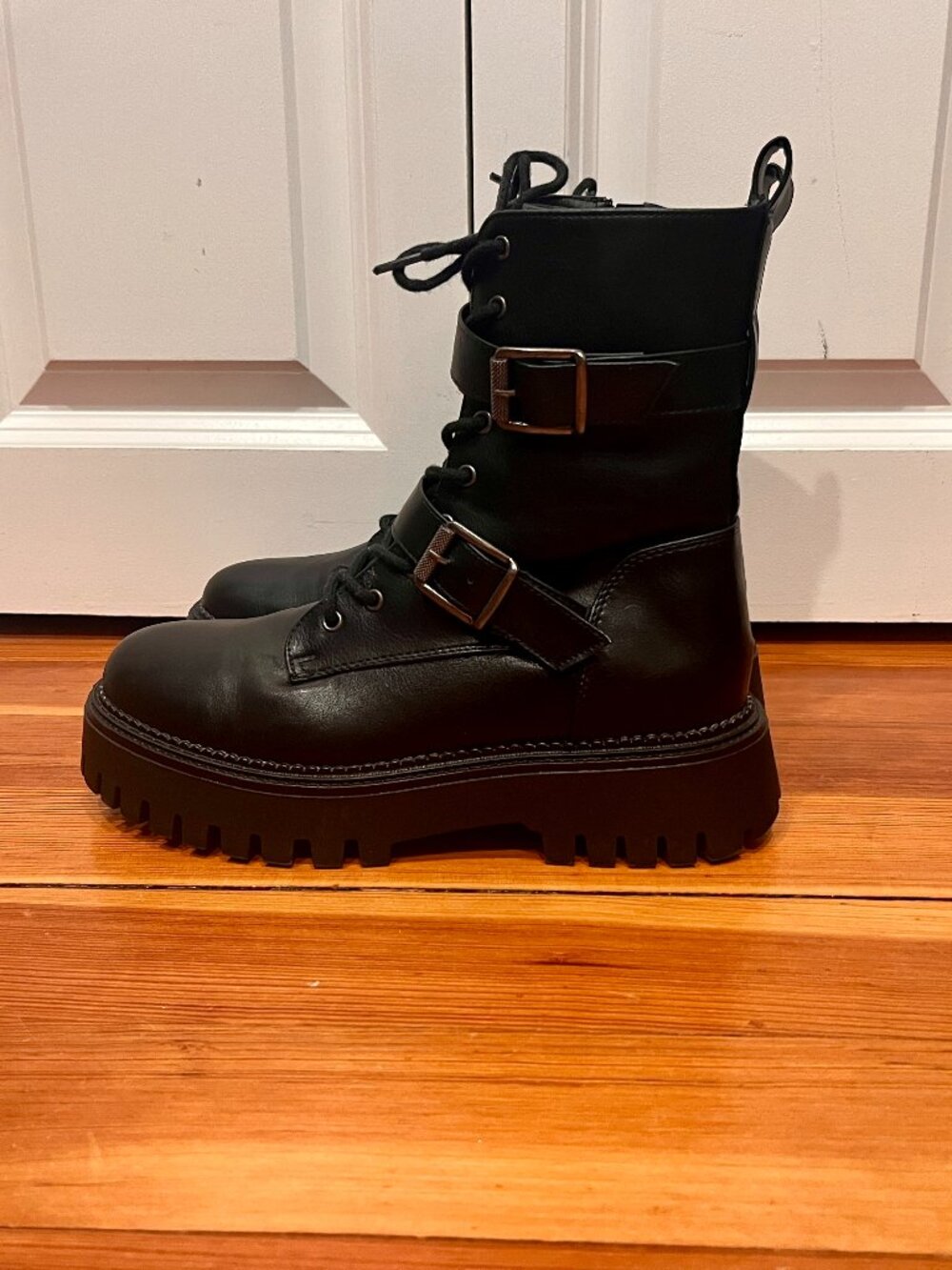 Sincerely Jules Black Combat Moto Boots Silver Buckle Detail Women's Size 7.5 - Picture 5 of 7